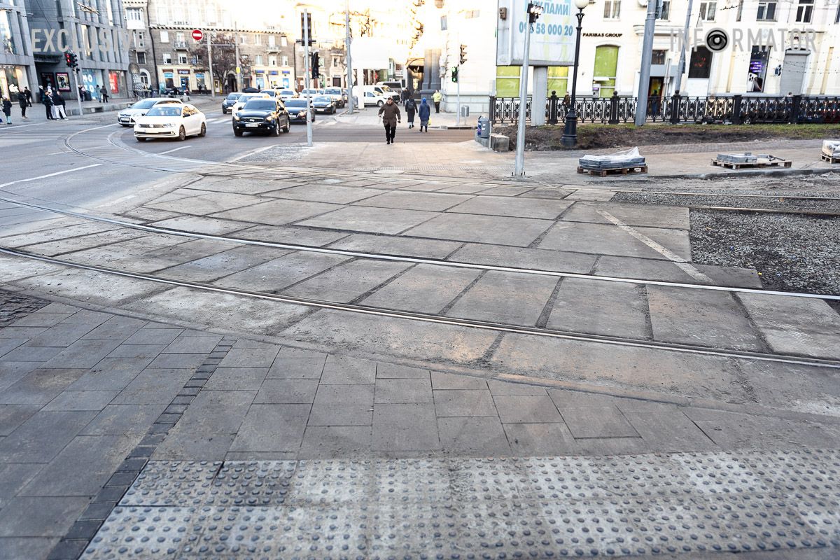 В центре Днепра снизили пешеходные переходы и расширили тротуар 4