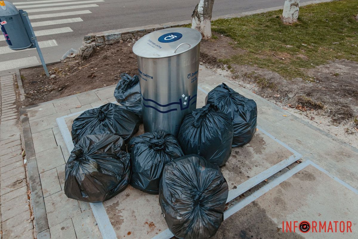 На вулицях Дніпра в період свят більшає об’єм сміття