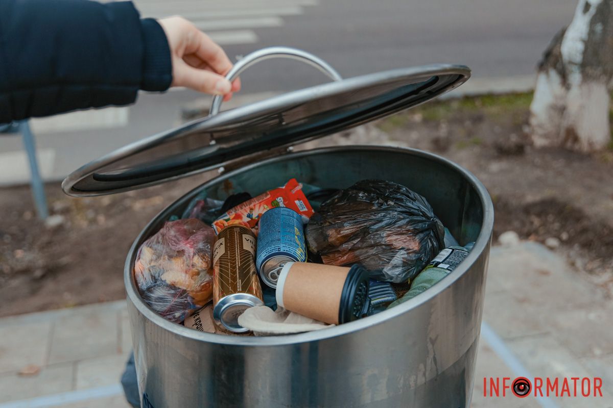  У міськраді заявляють, що перевізник відходів “Екологія-Д” докладає всіх зусиль, щоб вчасно вивозити непотріб з баків