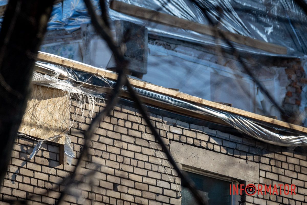 Да дом выглядит по состоянию на 5 января В Днепре уже 8-й месяц за 13 миллионов ремонтируют дом, в который попала российская ракета 1