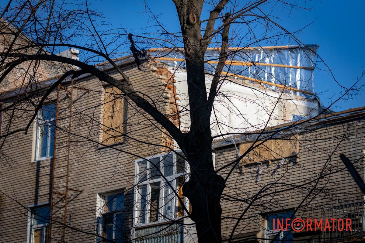 Дом имеет статус памятника архитектуры В Днепре уже 8-й месяц за 13 миллионов ремонтируют дом, в который попала российская ракета 10