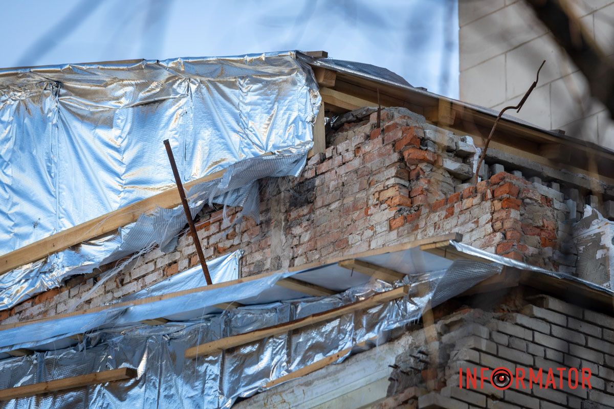 Точно убережет от разрушения В Днепре уже 8-й месяц за 13 миллионов ремонтируют дом, в который попала российская ракета 16