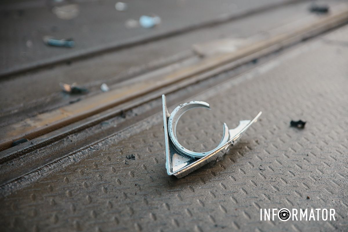 У Дніпрі на Грушевського зіткнулись три автівки: рух трамваїв заблоковано 8