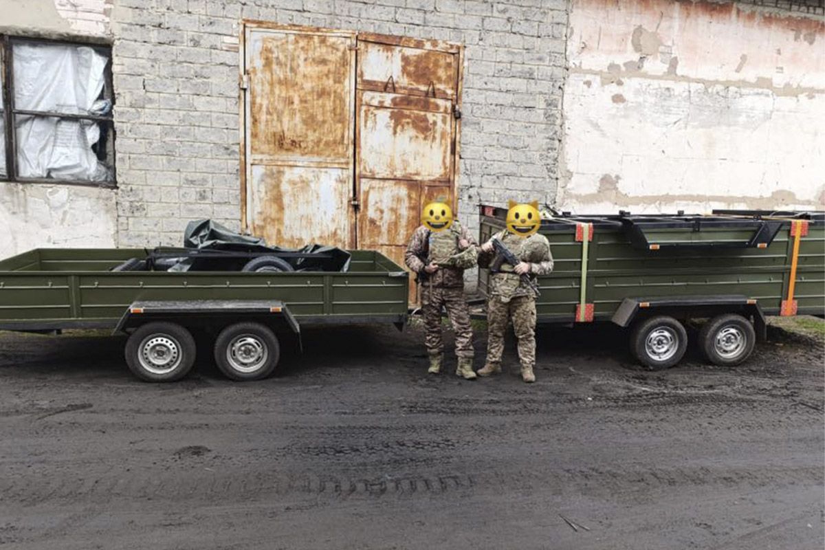 Чтобы в этом им помочь, народный депутат из Днепра Дмитрий Кисилевский передал ребятам новый генератор на 6,5 киловатт и три прицепа с усиленной грузоподъемностью