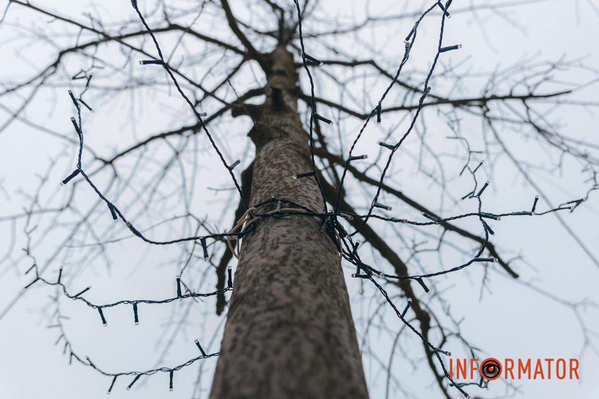 Святкові вогні засяяли на чотирьох локаціях