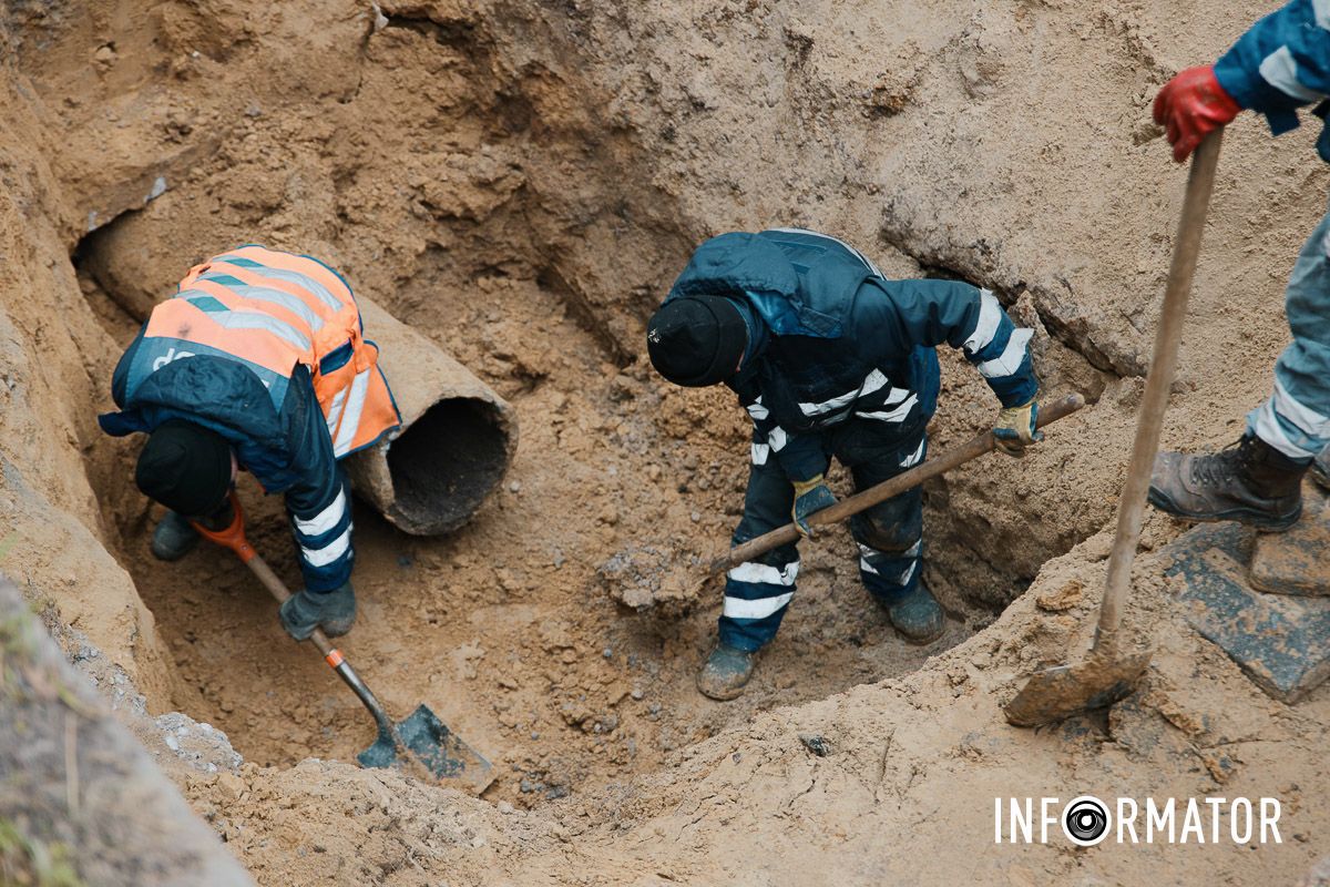 Рабочие отметили, что работы будут продолжаться в течение 1-2 дней В Днепре на Феодосия Макаревского из-за строительных работ частично перекрыта дорога 10