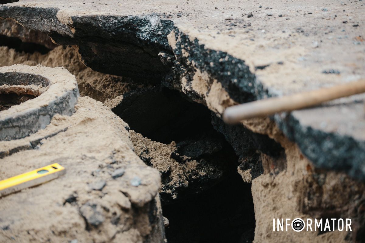 Место проведения работ В Днепре на Феодосия Макаревского из-за строительных работ частично перекрыта дорога 12