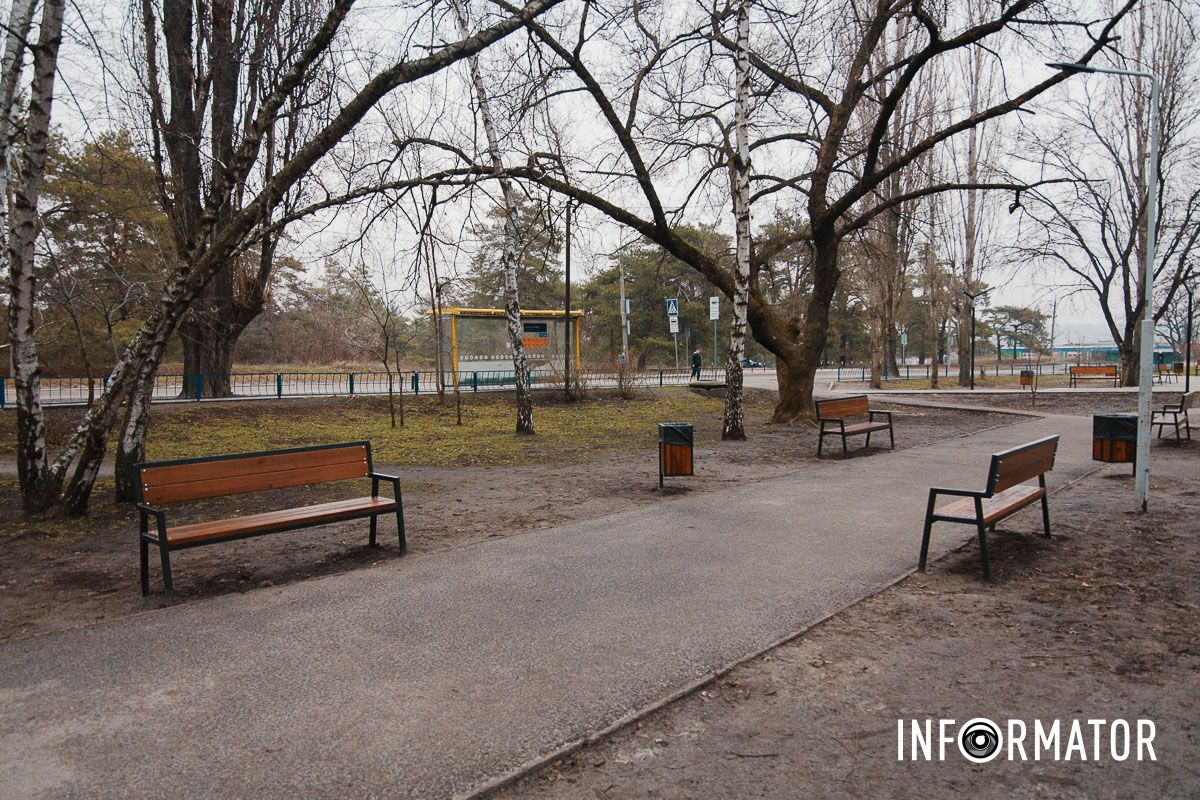 Новых заборов мы не увидели, только старые Как в Днепре на 20-летие Победы в период войны обустроили сквер более чем за 2 миллиона гривен 19