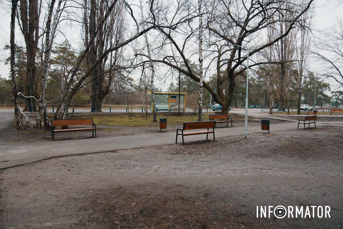 Рядом находится остановка Как в Днепре на 20-летие Победы в период войны обустроили сквер более чем за 2 миллиона гривен 24