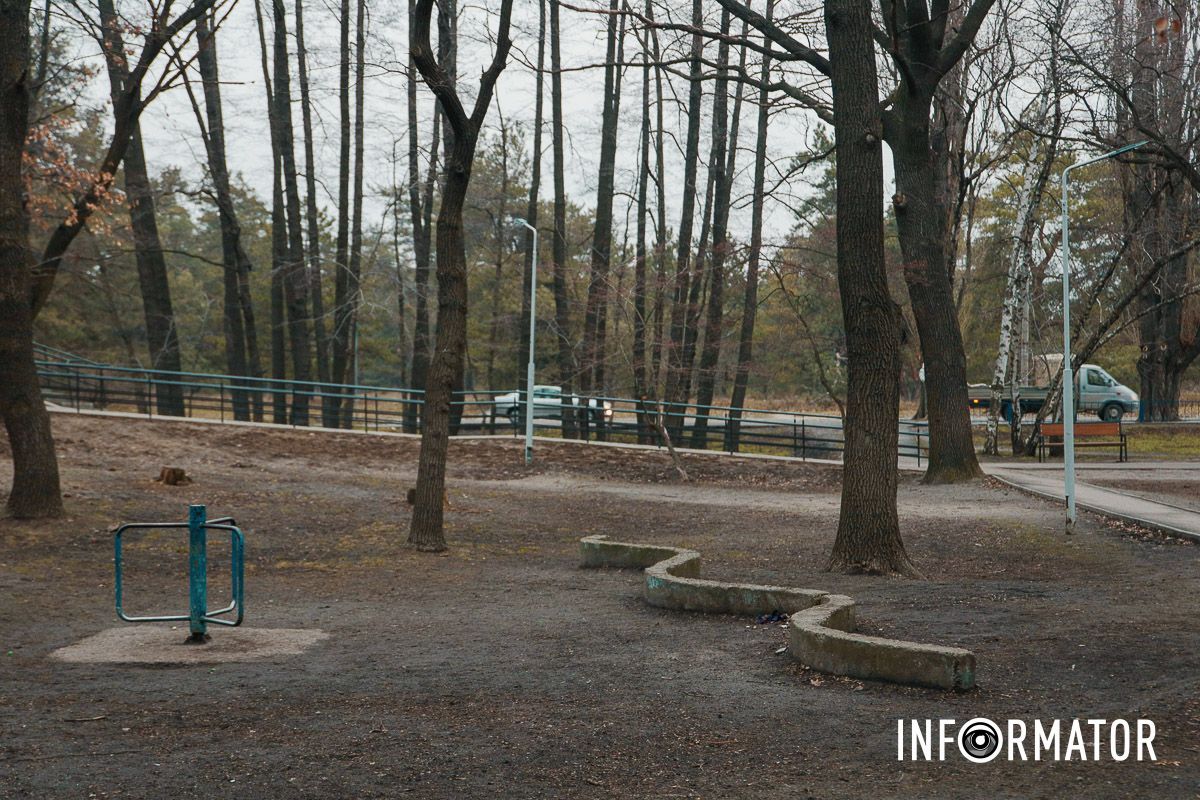 Вид на пандус с другой стороны Как в Днепре на 20-летие Победы в период войны обустроили сквер более чем за 2 миллиона гривен 42