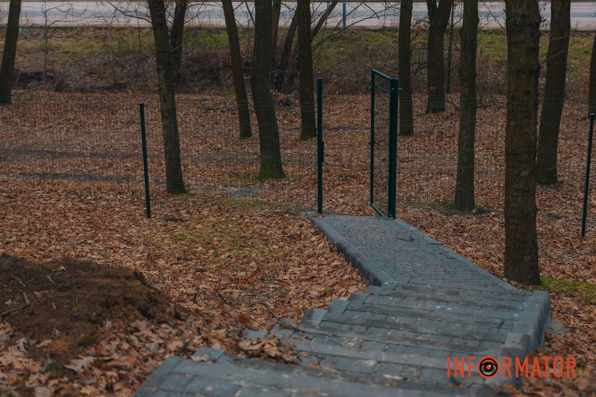 У Дніпрі в урочищі Тунельна балка завершили будівництво рекреаційного майданчика 11