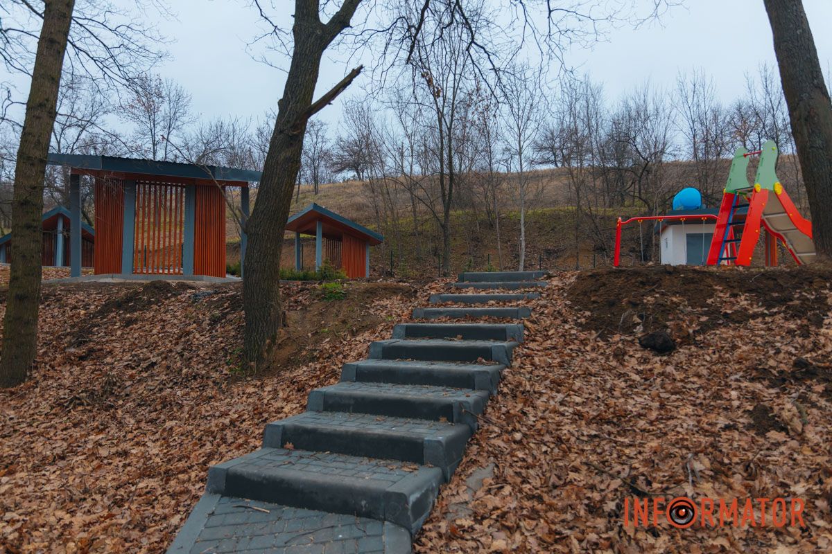 У Дніпрі в урочищі Тунельна балка завершили будівництво рекреаційного майданчика 12