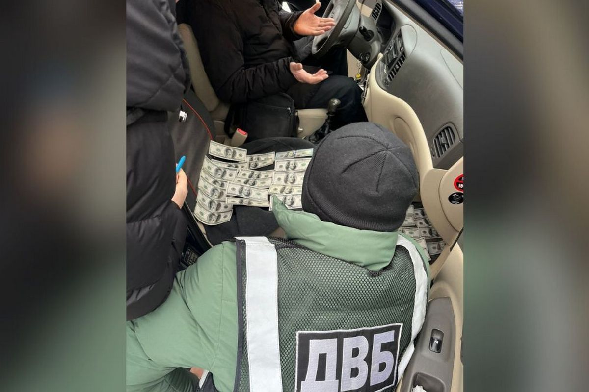 Чоловік пропонував військовозобов'язаним встати на військовий облік без відвідування ТЦК Чоловік пропонував військовозобов'язаним встати на військовий облік без відвідування ТЦК