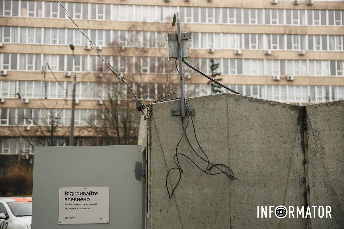 У місті 56 таких мобільних укриттів У місті 56 таких мобільних укриттів