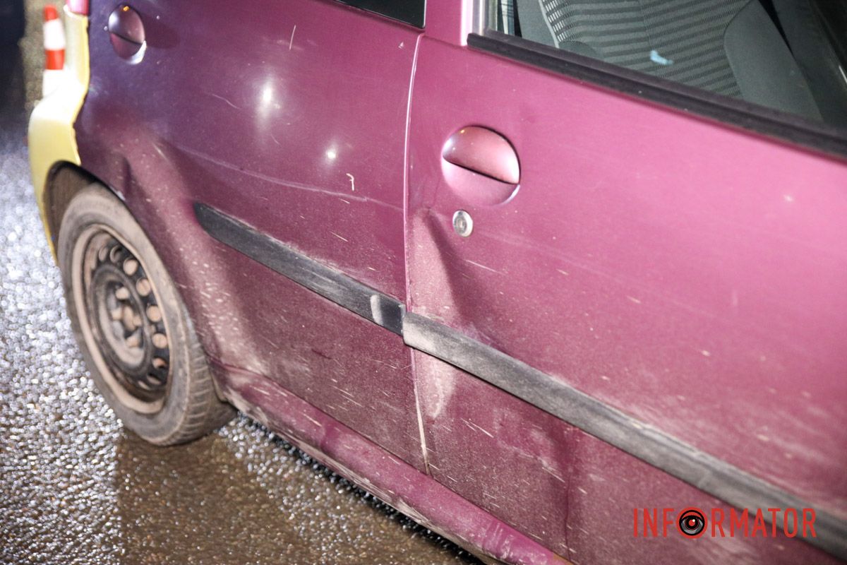Вони займають смугу з боку ТРЦ У Дніпрі на Богдана Хмельницького біля Terra зіткнулись 4 авто: рух ускладнено 6