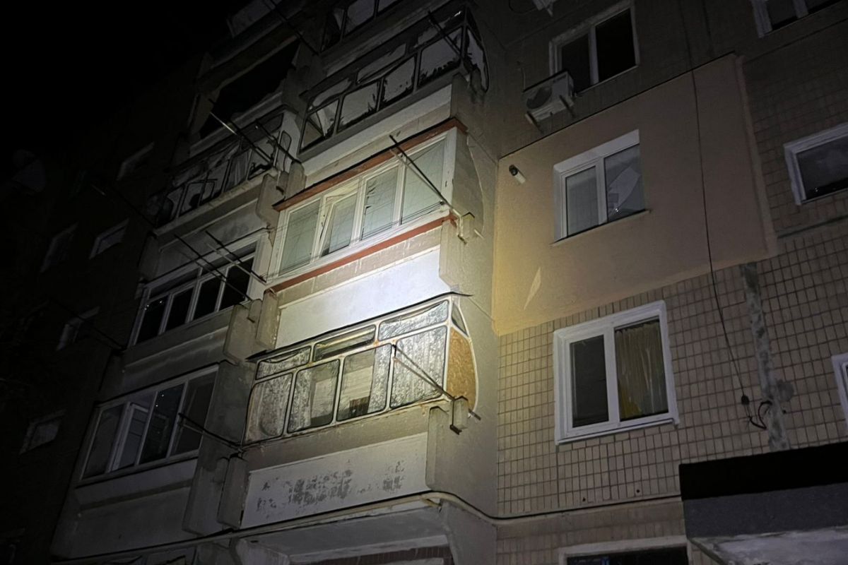 В ніч на 20 січня війська рф обстрілювали Нікопольський район з важкої артилерії та РСЗВ “Град”