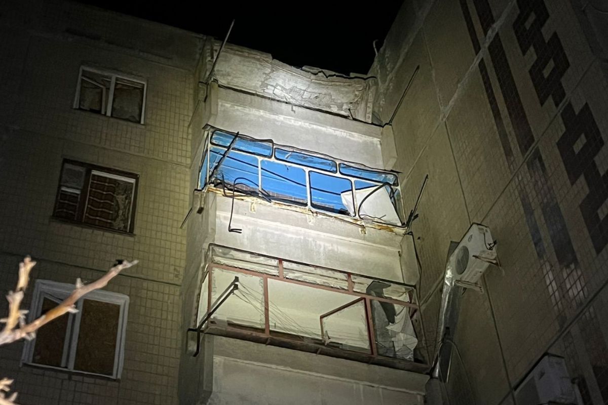 Пошкоджені промислове підприємство, гімназія, чотири багатоповерхівки та лінія електропередач