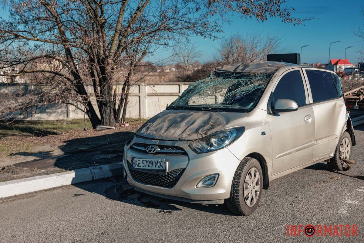 У АЗС Neftek перевернулся Hyundai В Днепре на Полтавском шоссе перевернулся Hyundai 2
