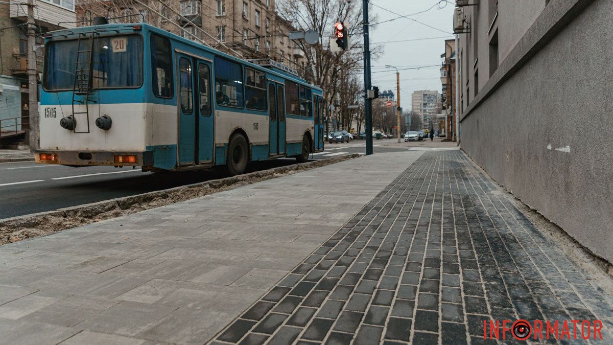 Зміна паркування та зонування тротуару: у Дніпрі на вулиці Князя Володимира Великого завершили ремонт