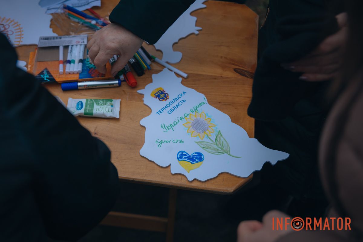 День Соборності у Дніпрі: створення унікальної інсталяції, урочистості та “міст єдності” 36