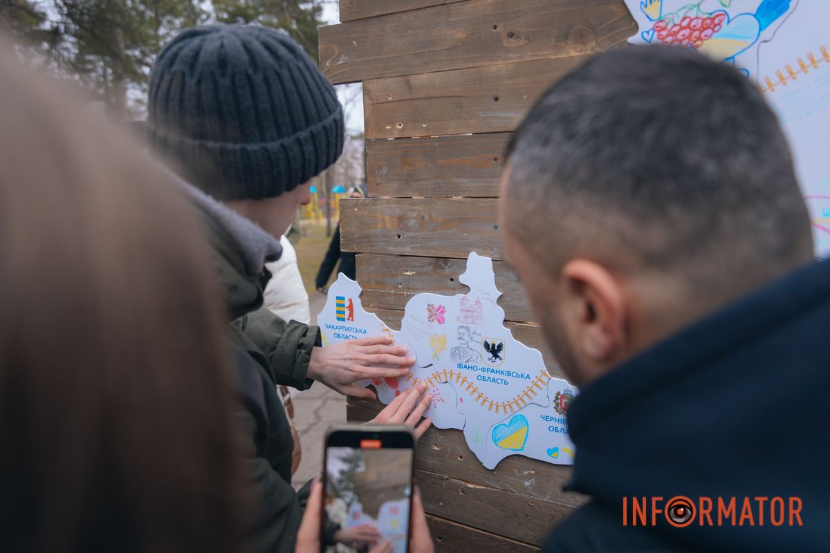 День Соборності у Дніпрі: створення унікальної інсталяції, урочистості та “міст єдності” 60