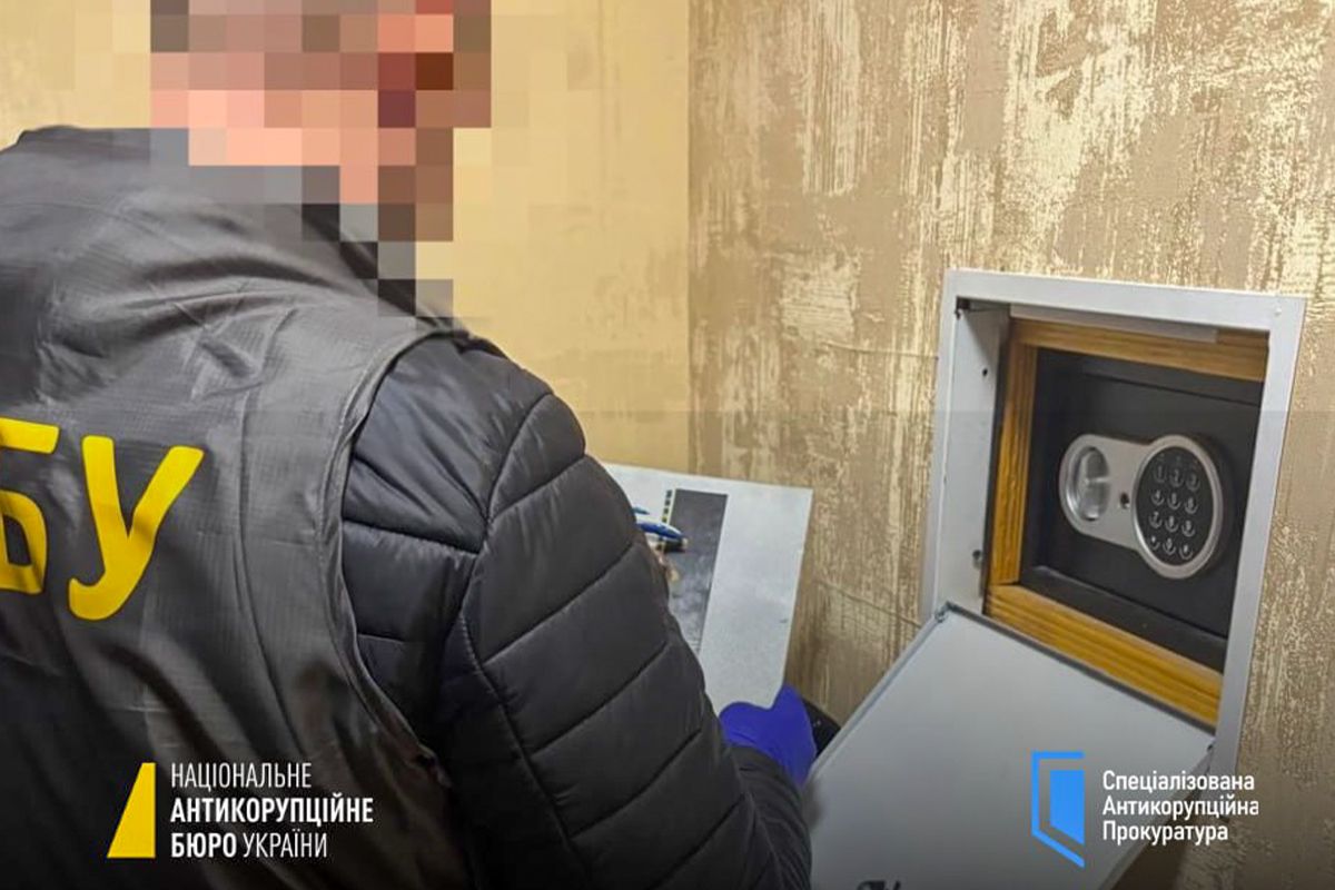 Вкрали 129 мільйонів гривень на відбудові у Дніпропетровській області: НАБУ та САП затримали відомого бізнесмена 4