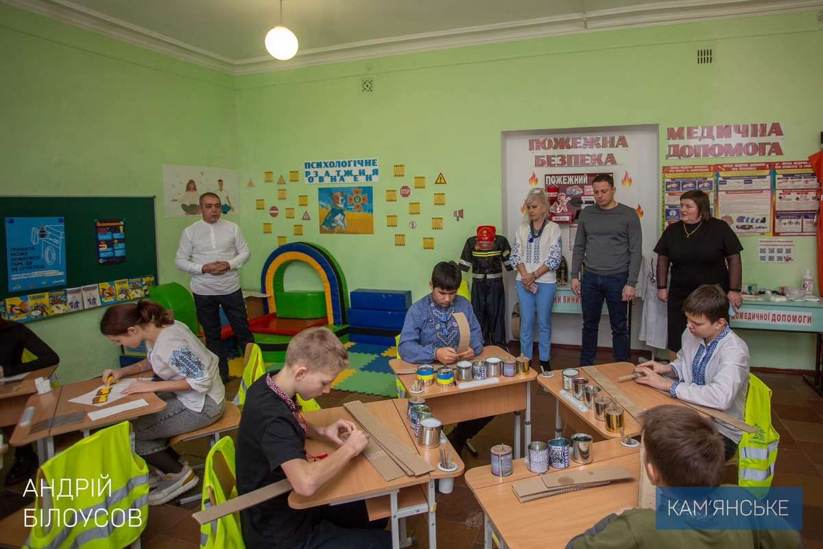 Діти, батьки та колектив гімназії з Кам’янського зібрали гуманітарний вантаж для Захисників 2