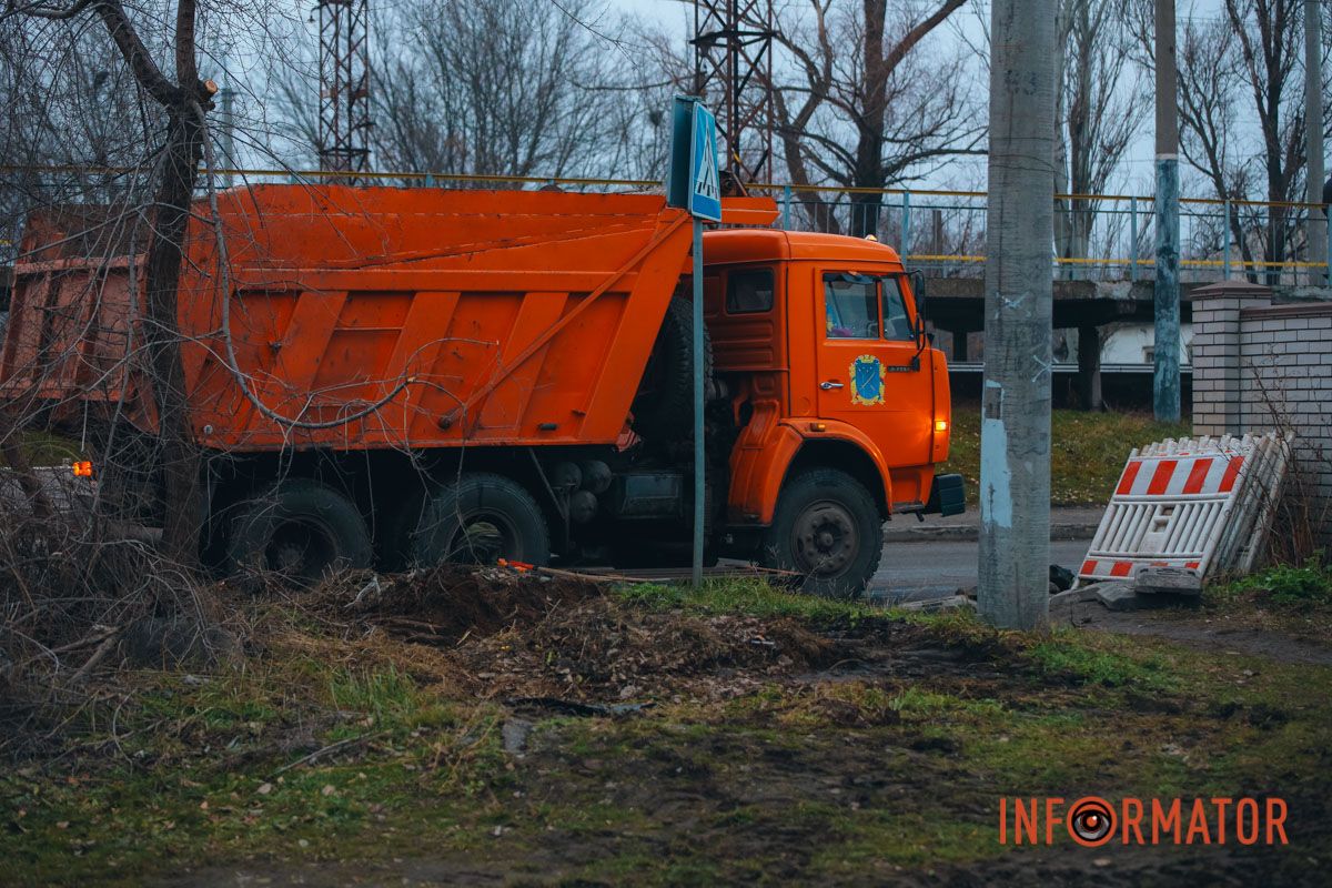 На першому етапі будуть відновлювати половину перехвату на смузі руху в напрямку Слобожанського проспекту
