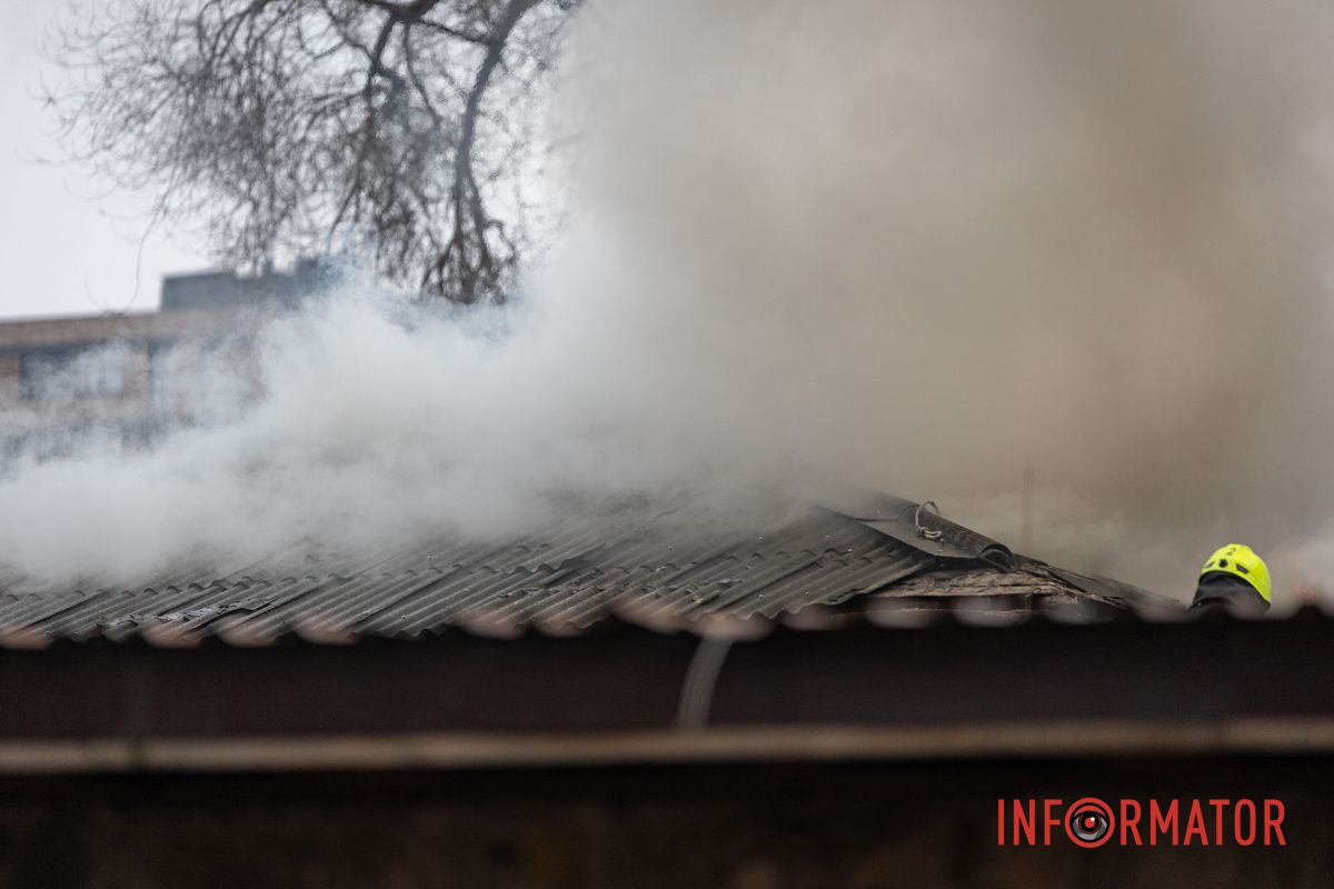 По словам свидетелей, возгорание началось в квартире на втором этаже