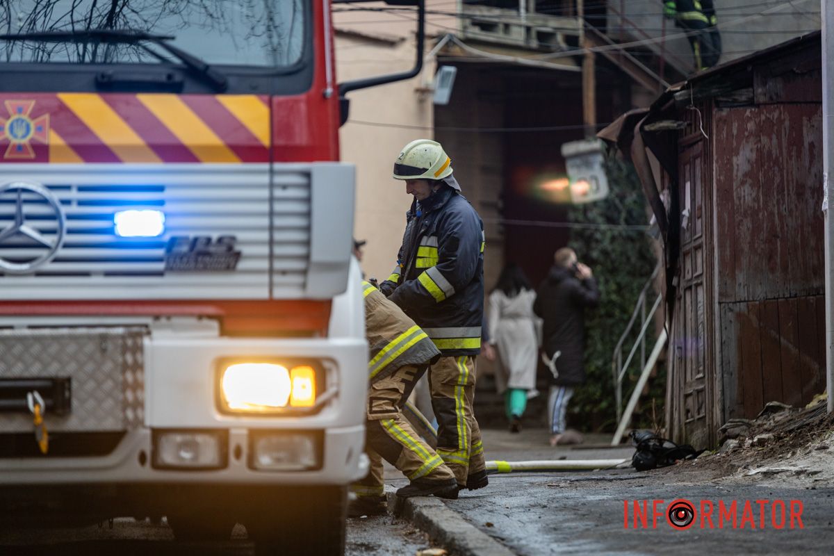 Там загорелась квартира в двухэтажном здании