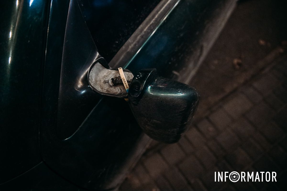 Дотримуйтесь ПДР У Дніпрі на Набережній Заводській Skoda після зіткнення з Mazda в'їхала в паркан 9