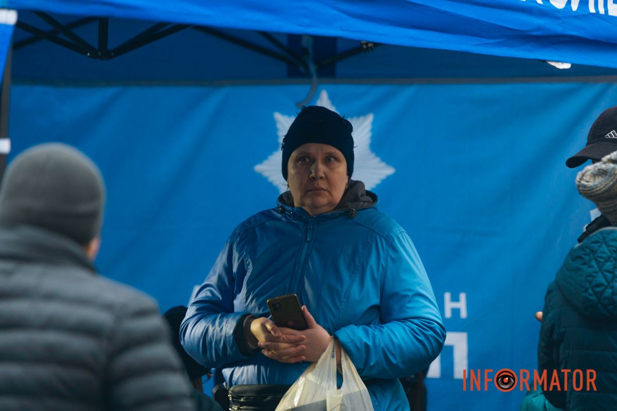 Вибиті вікна та уламки: як виглядає багатоповерхівка, в яку влучив ворожий безпілотник у Дніпрі 14