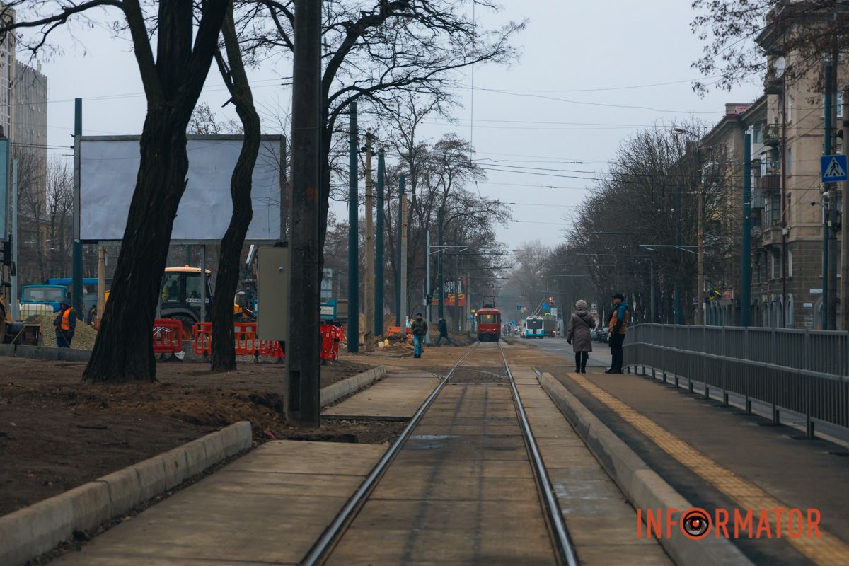 Розпочалися 4 місяці тому: у Дніпрі на Лесі Україні затримується ремонт на трамвайному переїзді 1