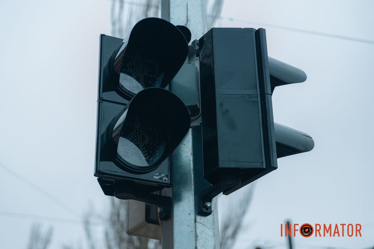 Розпочалися 4 місяці тому: у Дніпрі на Лесі Україні затримується ремонт на трамвайному переїзді 12