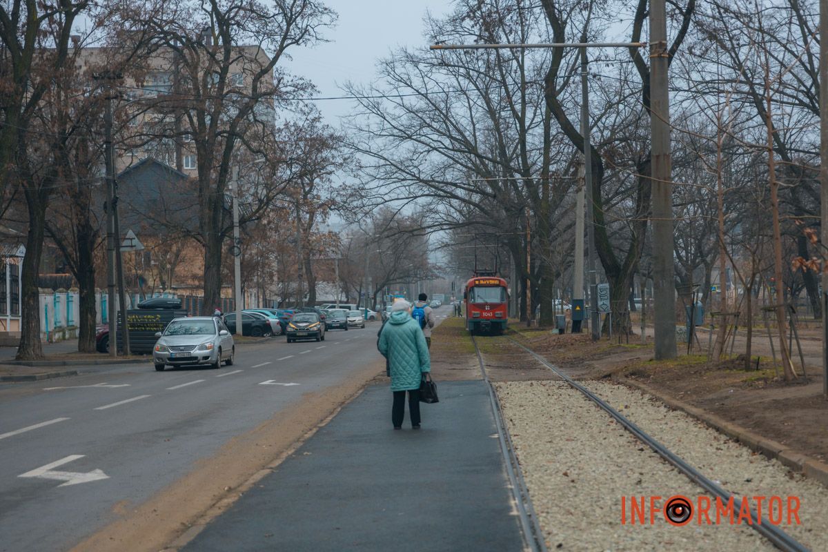 Розпочалися 4 місяці тому: у Дніпрі на Лесі Україні затримується ремонт на трамвайному переїзді 6