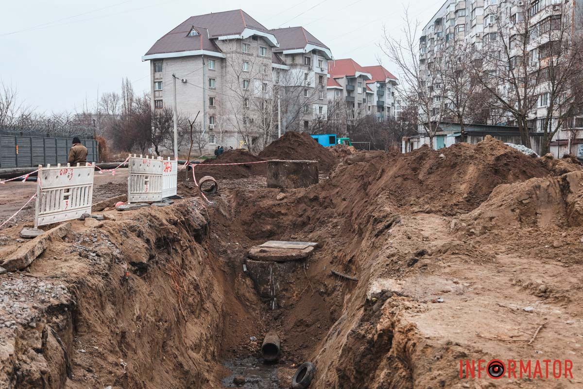 Замена трубопровода В Днепре на Левобережном-3 продолжаются работы по замене водовода: когда завершат ремонт 1