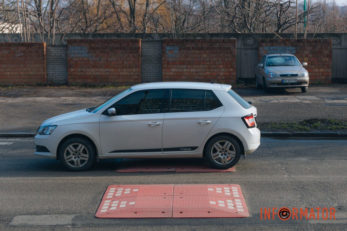 У місті замість традиційних звичайних «лежачих поліцейських» почали з’являтися «берлінські подушки».