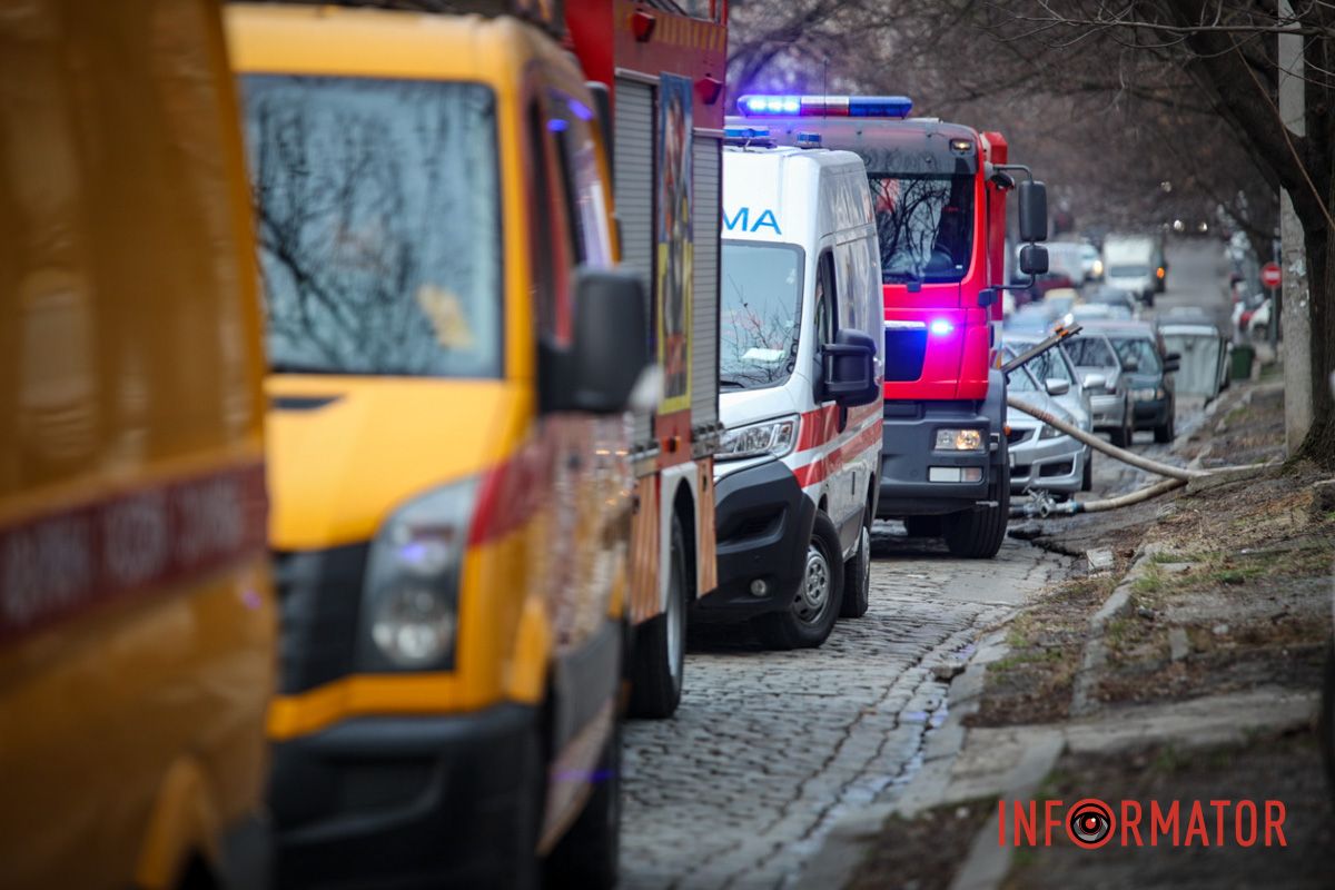 Медики, газова служба та рятувальники: що відомо про стовп диму в центрі Дніпра 15