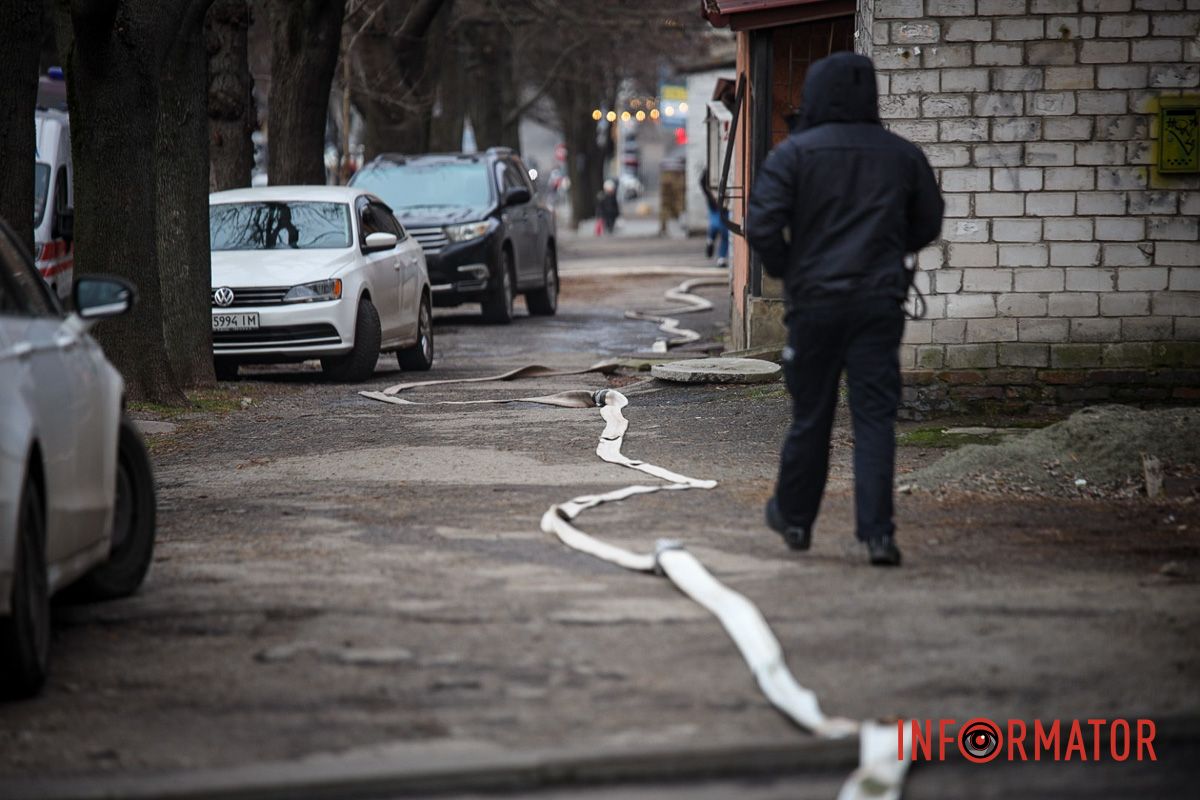 Медики, газова служба та рятувальники: що відомо про стовп диму в центрі Дніпра 16