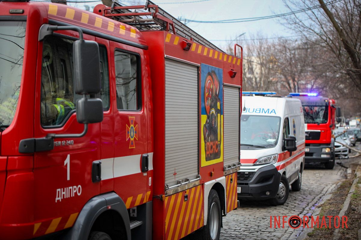 Медики, газова служба та рятувальники: що відомо про стовп диму в центрі Дніпра 17