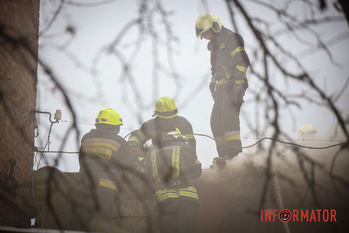 Медики, газова служба та рятувальники: що відомо про стовп диму в центрі Дніпра 19