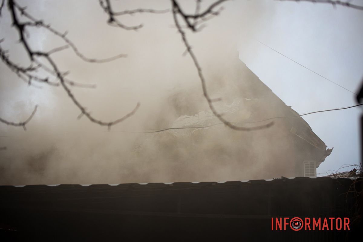 Медики, газова служба та рятувальники: що відомо про стовп диму в центрі Дніпра 22