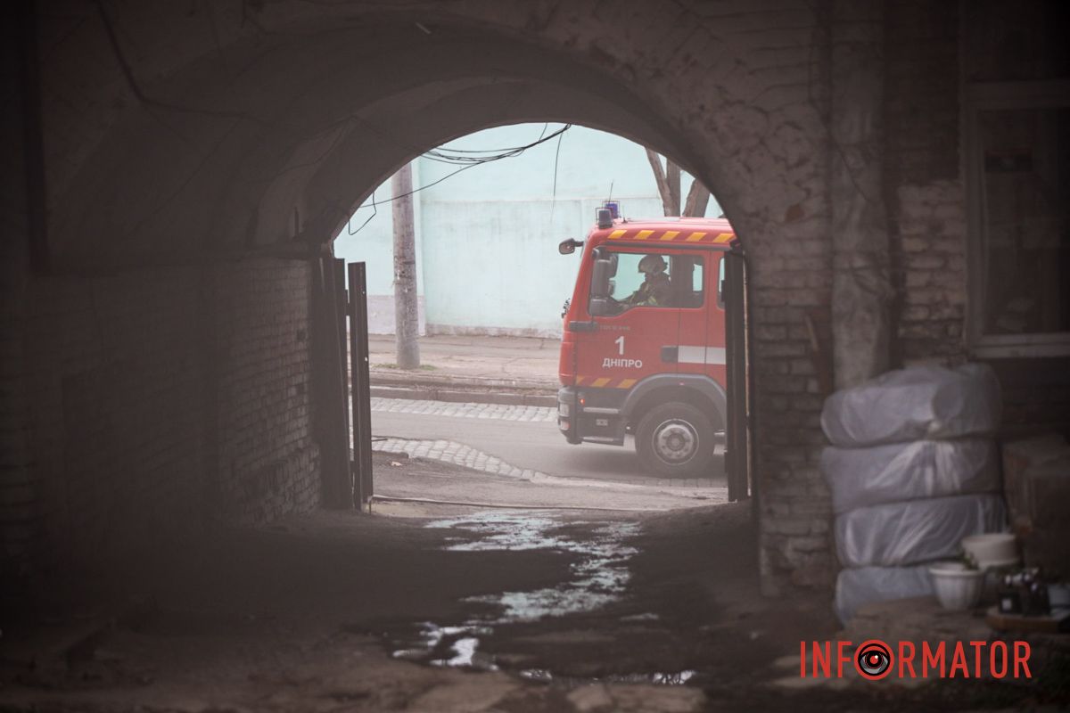 Медики, газова служба та рятувальники: що відомо про стовп диму в центрі Дніпра 3