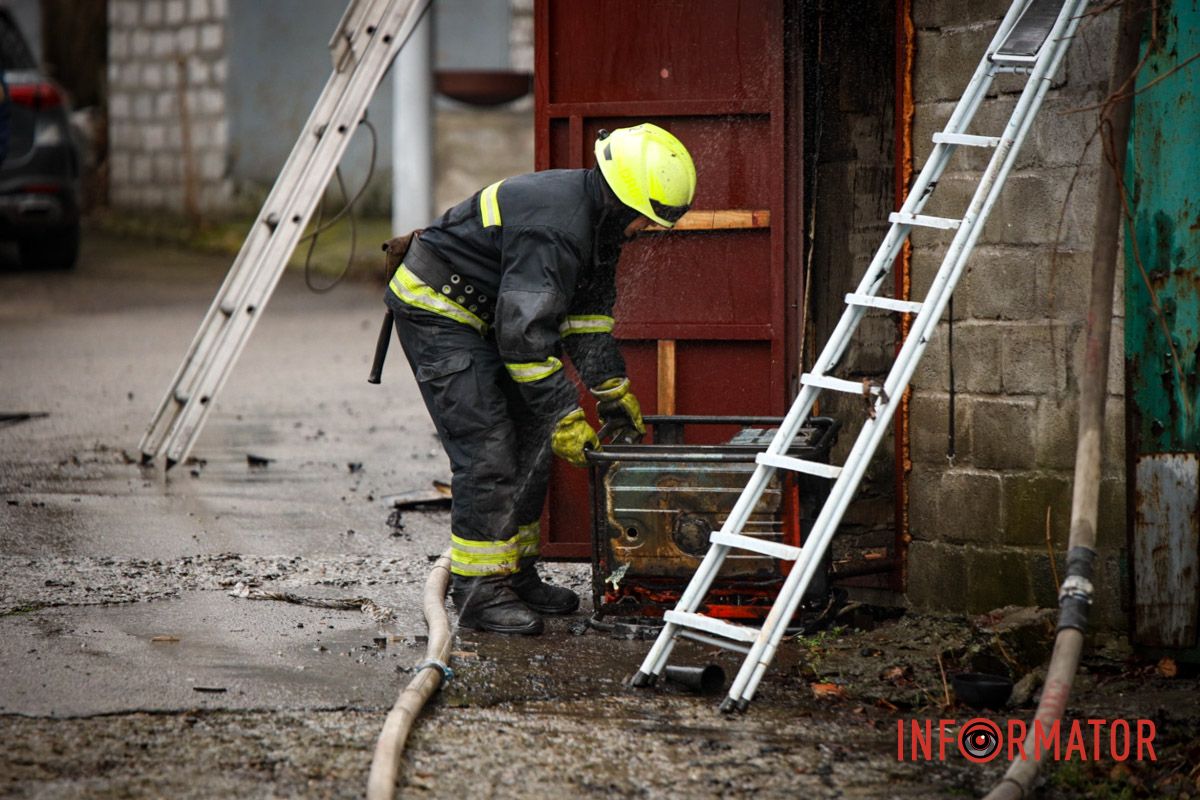 Медики, газова служба та рятувальники: що відомо про стовп диму в центрі Дніпра 11