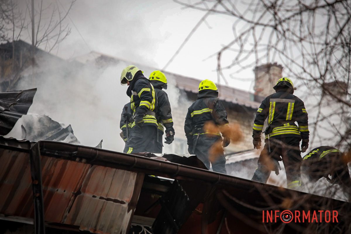 Медики, газова служба та рятувальники: що відомо про стовп диму в центрі Дніпра 12