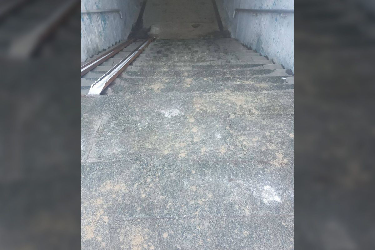 Комунальники працювали вночі щоб містяни могли безперешкодно дістатися до місць призначення