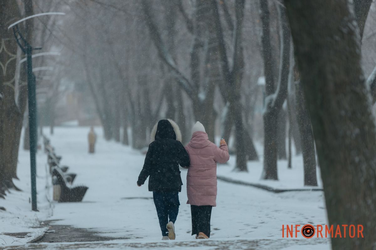 Прогулянка засніженим парком 