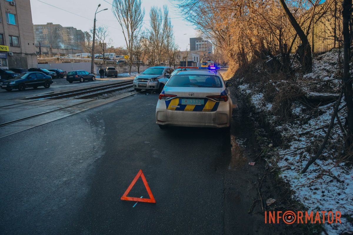 5 лютого у Дніпрі на вулиці Михайла Руденка сталася аварія