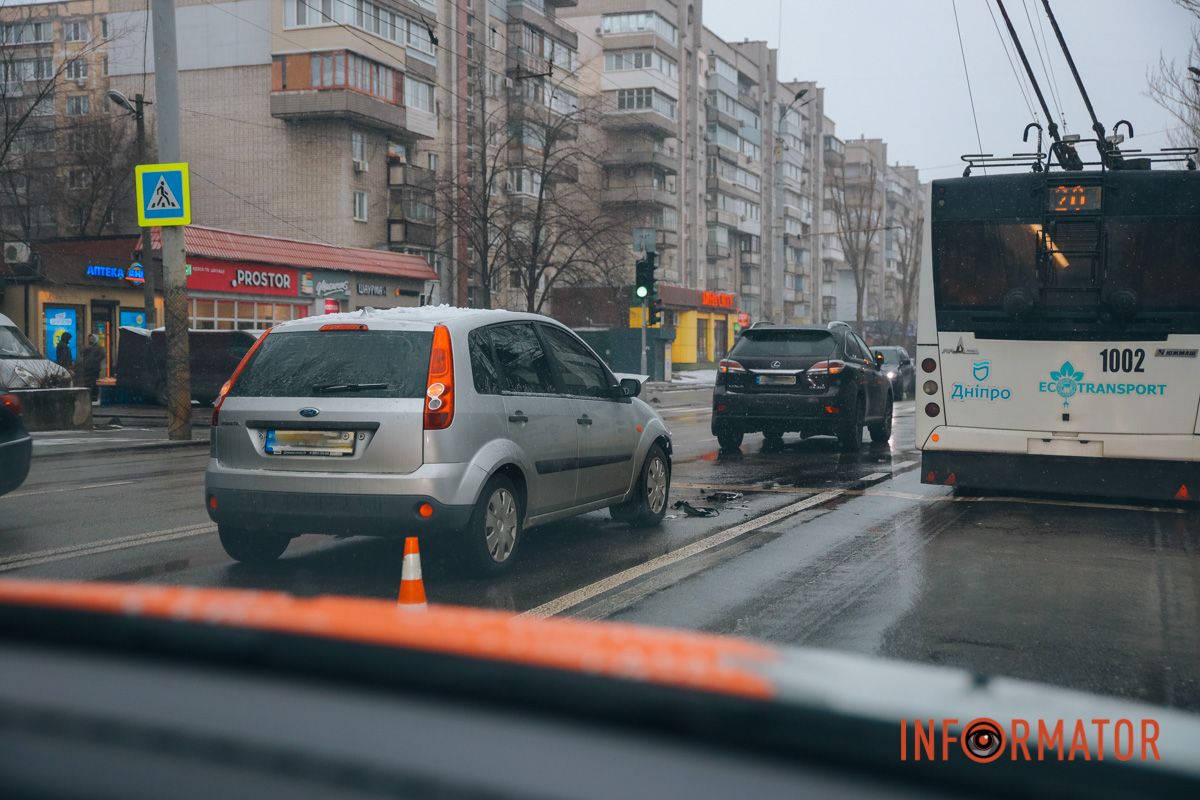 Тут зіштовхнулись Ford та Lexus