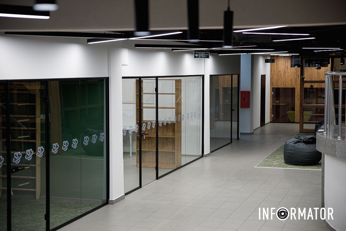 Укрытие было создано по концепции smart shelter В Днепре в университете Гончара появилось второе в Украине разумное укрытие для студентов: как оно выглядит 6